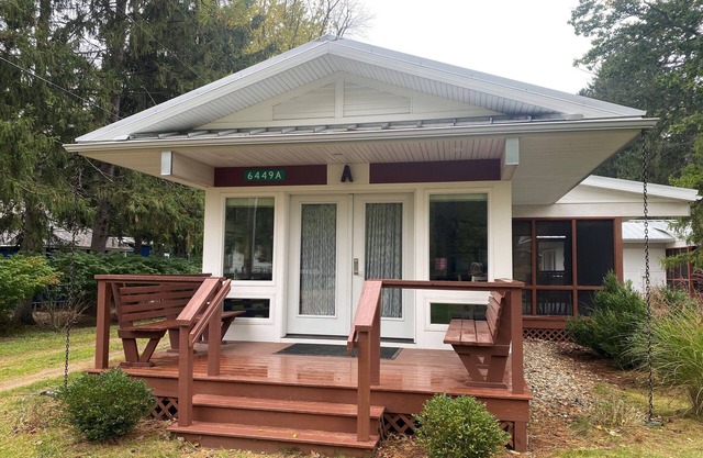 New cottage in the Harbor Country of Lake Michigan