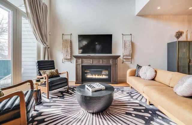 NEW! Cozy Art Deco Condo | Vibrant NuLu District!