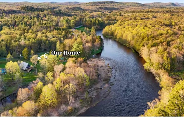 NEW creekside Home w Firepit BBQ Kayak Pets
