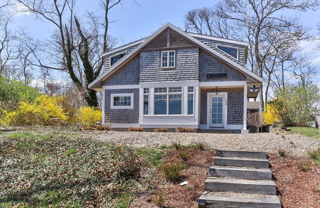 NEW Crystal Lake Contemporary Cottage!