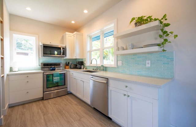 NEW FABULOUS Ku'au Ko 2 bed 2 bath beach ccottage- AC every room 1 mi to Paia