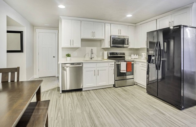 NEW FURNISHED 2bd APT GREAT for Long Stays