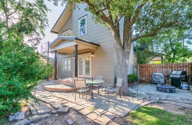New Hidden Gem - Cozy 4 BR/2 BA