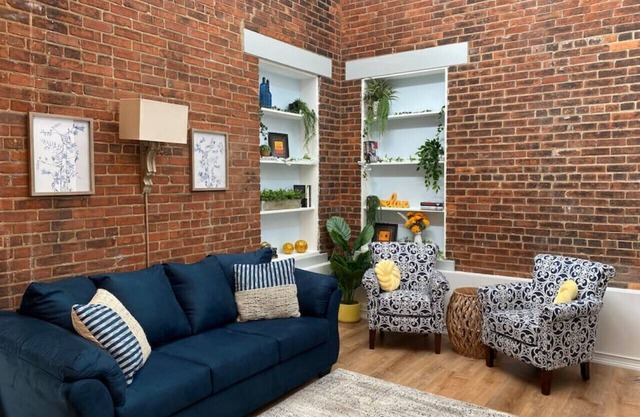 New! Historic and Renovated 3BR Riverside Suite