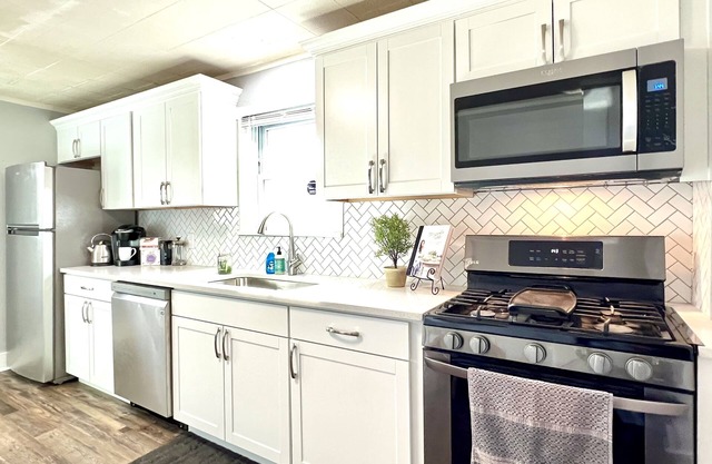 NEW Kitchen - The Uptown Collective