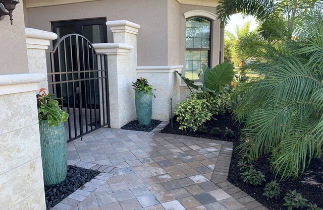 NEW LAKEFRONT HOME in STONECREEK WITH SALTWATER POOL/SPA