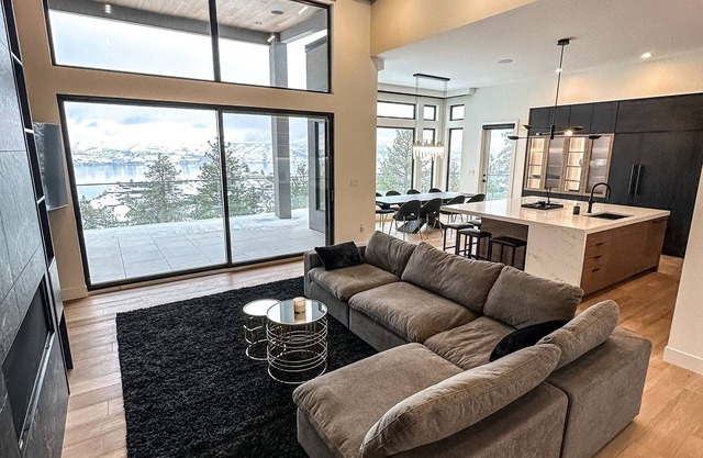 New Large Luxury Home with Pool & Views