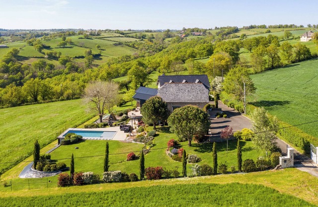 New: Le Havre du Py, 230m² nestled in the heart of the fields