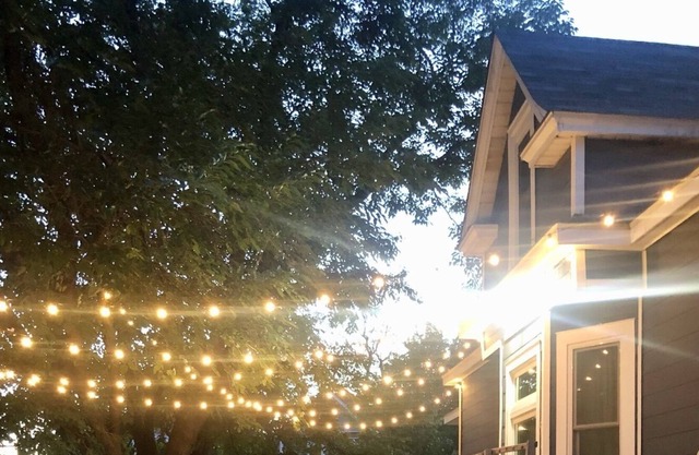 NEW LISTING! Charming & Sparkly Saint Paul; 3 blocks to Excel. Walk everywhere!