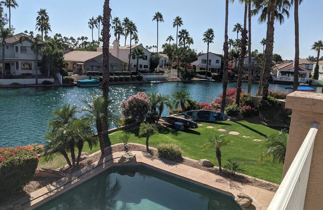 New Listing! Lakefront Resort Villa in a quiet cul-de-sac, private heated pool