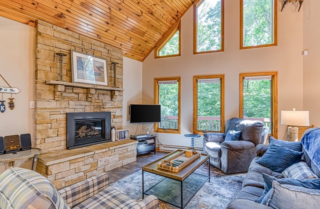 New listing! Quiet Home w/ Hot Tub, Fireplace, Ping-Pong, Foosball, & Free WiFi!