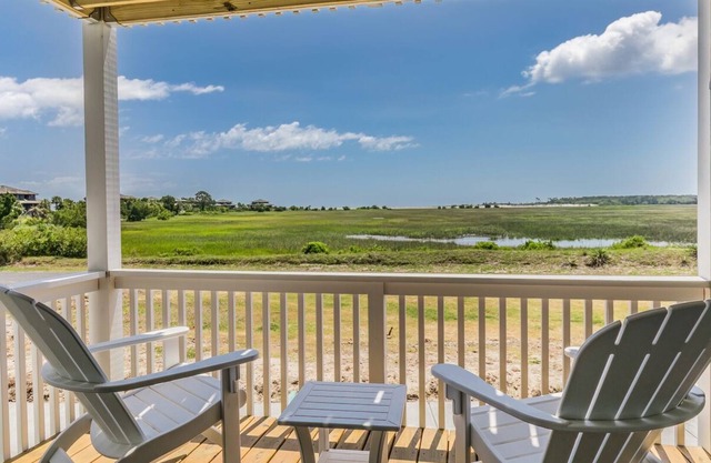 New Listing - Blue Oyster Villa - Views of the Marsh and Creek