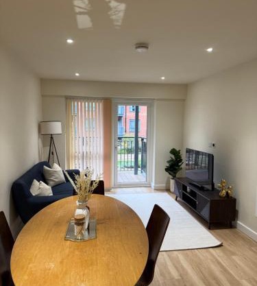 New London 2-Bedroom 2-Bath Apartment- Contractors and Long Stays Dis-Count