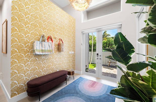 New + Lux Close to everything! Gym and Pool 5 Bedrooms!