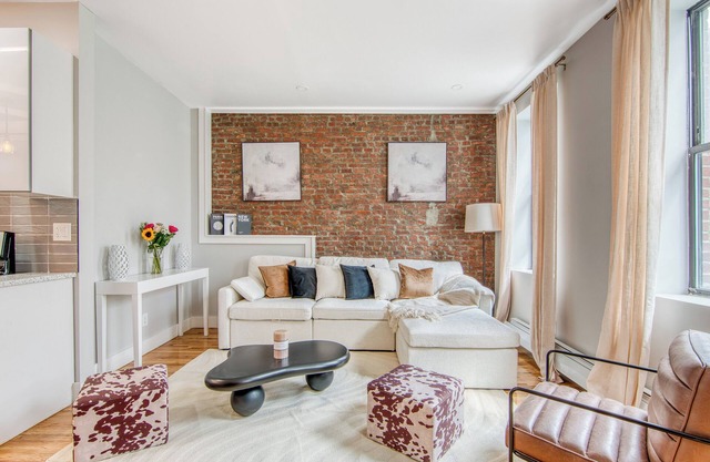 ✨ New Luxe 2BR 2BA – King Bed, Fast Wi-Fi, 15 Mins to Times Square