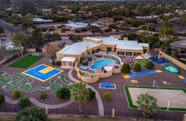 * NEW LUXURY 5 STAR CELEBRITY ESTATE *