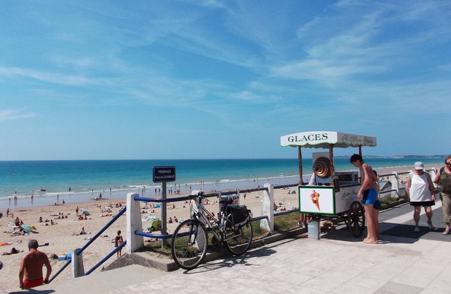 New luxury apartment in the city center, 300 meters from the beach