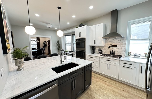 NEW Luxury Home w/HOT TUB, Fire Pit & Private Yard Denver Highlandsnn