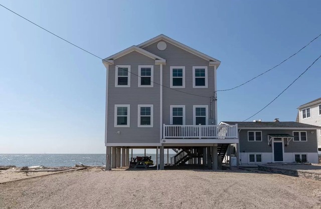 New Madison beach house - Ocean front- Great views- booking Summer 2025