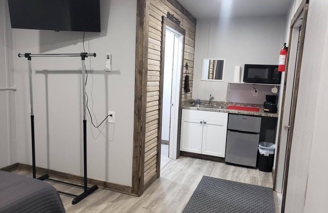 New mini-suite 1 with view of Santa Anna Mountain