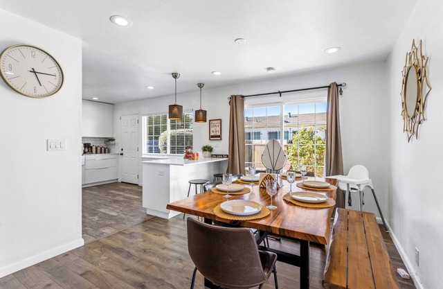 NEW! Mins to Palo Alto, Stanford, Meta w/Firepit, Pet-Friendly!