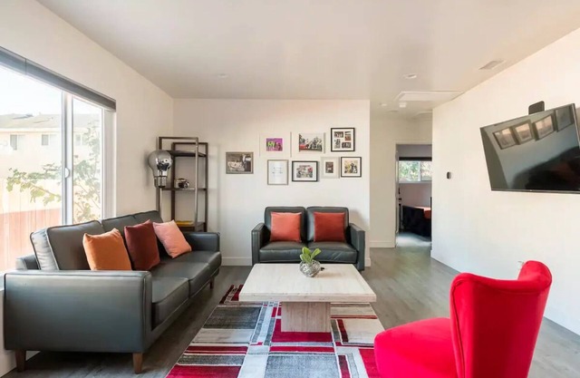 New! Modern 3BR close to LAX, SoFi Stadium & L.A. beaches