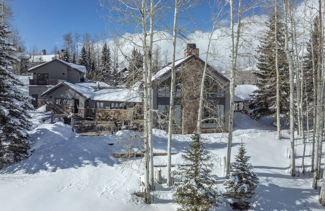 NEW! Mountain Luxury Home, Hot Tub, Private Guest House - Sleeps 15