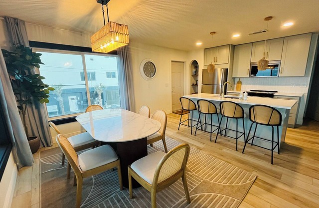 NEW- New Smyrna Beach front house