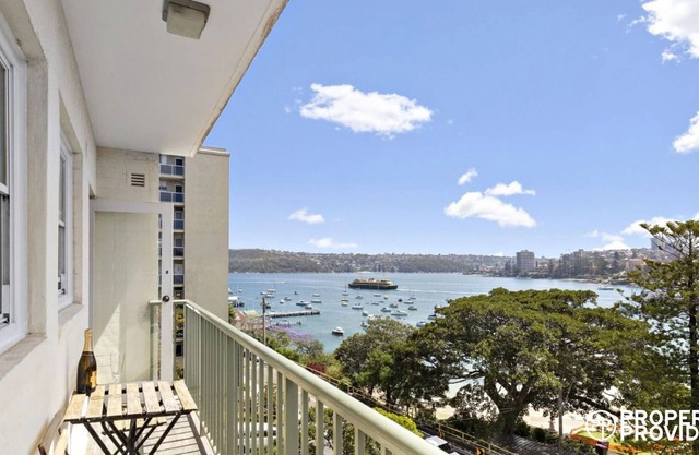 NEW! One-bedroom unit in Manly with Harbour views!