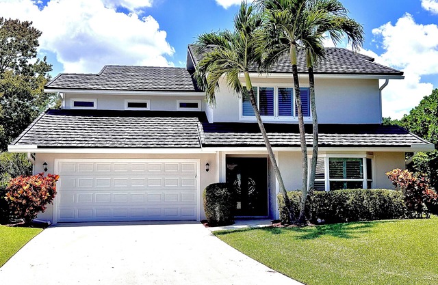 NEW Palm Beach PGA National 3BR Home Heated Pool Golf Water View Jupiter Juno