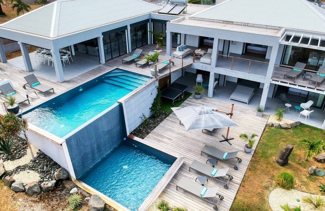 NEW! Prestigious villa with 2 private pools