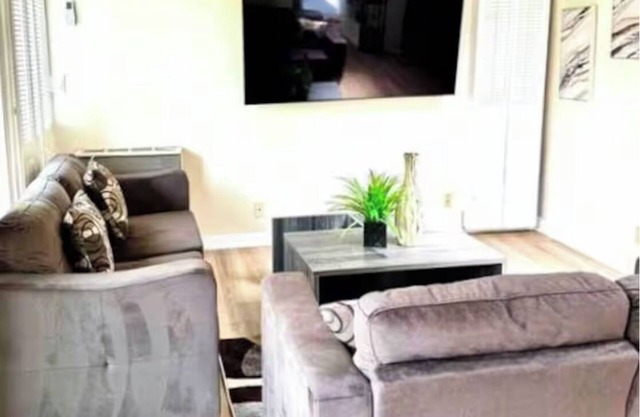 New Quiet Renovated 2BD/1BA