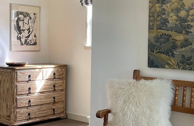 New Remodel Vintage Curated Canyon House w/Views