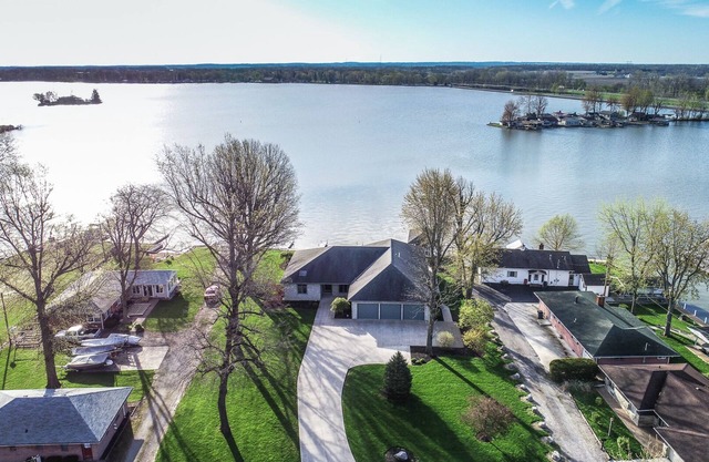 NEW RENO-Aug. 21-24 still available! 4 bd 3 ba 3200 Sq Ft Exec. Home w/3docks