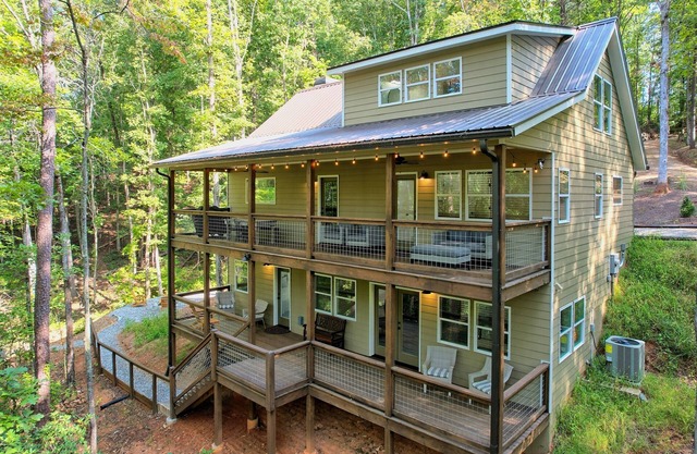 New! Riverfront with Arcades & Firepit