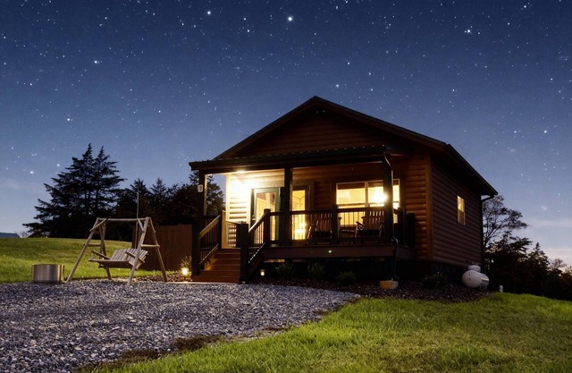 New Romantic LURAY Couples Log Cabin #3 Hot Tub Stone Fireplace Mountain Viewn