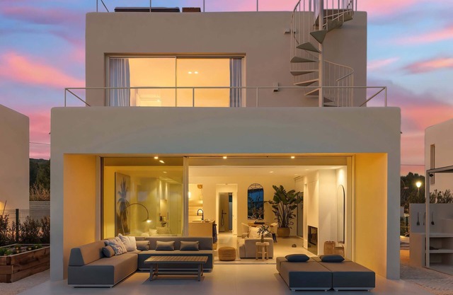 New Sea View Villa, Heated Pool,Rooftop Jacuzzi