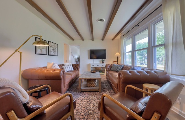 New! Sleeps 16! Across from Sight&Sound! Location!