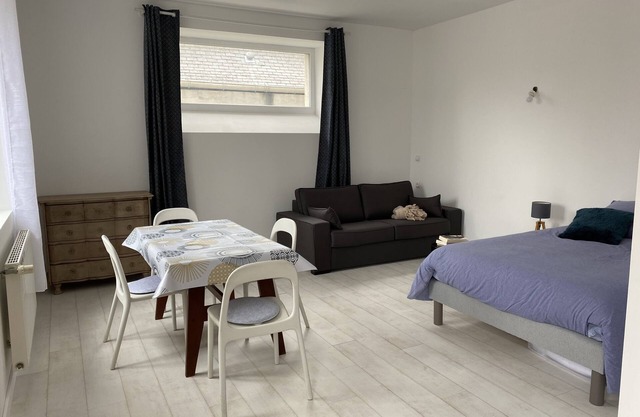New studio less than 5 minutes from the beaches of the Pink Granite Coast