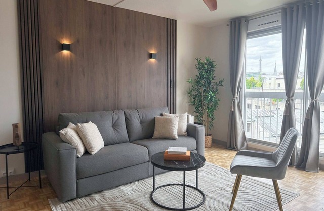 New studio with Eiffel Tower view and elevator