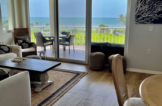 New! Stunning Expansive Gulf+Bay Sunset Views,LargeDeck, 2 Living Rms & 2 Bedrms