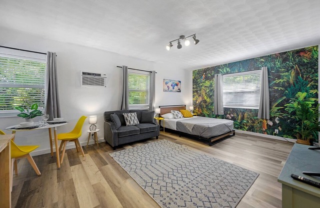 New stylish open space: fast Wii-fi and parking