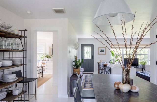 NEW: Sublimely Chic in Hudson w/ AC, Pet Friendly!