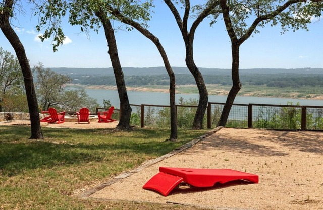 NEW 'Sunrise Lodge on Lake Travis'-Lake Front, Hot Tub, 2 Cabins!