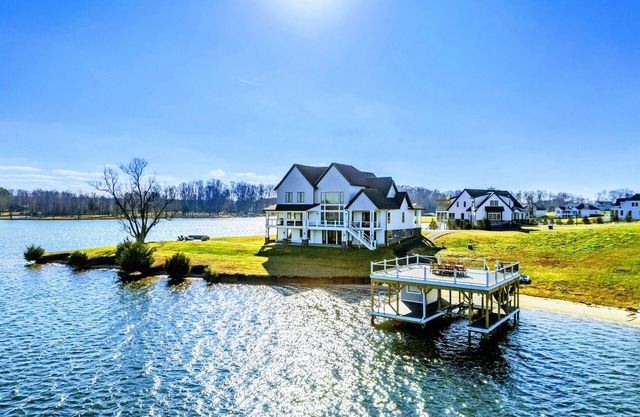 NEW Sunrise Point Lakefront Lake Anna, Beach, Dock