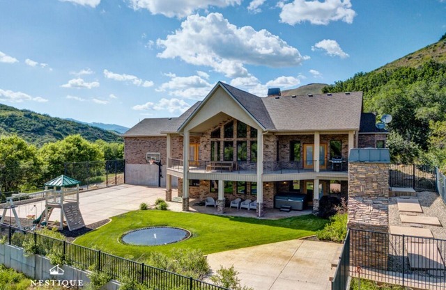 New to Market Private Weber River Access Stunning Family Retreat