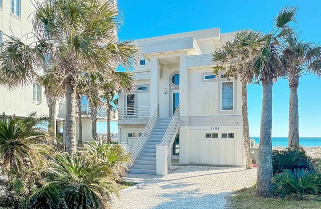 New Updates for 2025 | Gulf Front | Sleeps 20 | Swim Spa | Beach Getaways