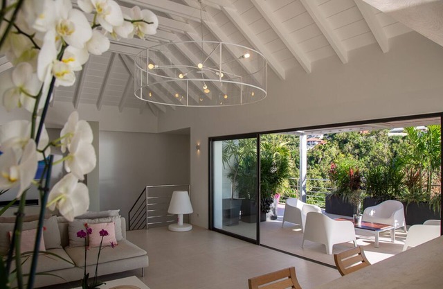 NEW Villa AKA walking distance to the beach