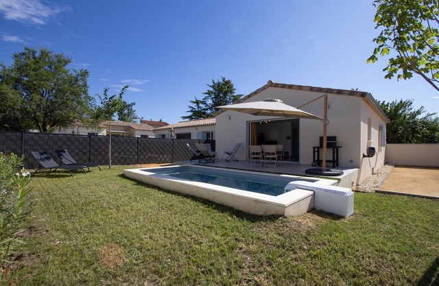New villa with private pool in the heart of the village - sleeps 4