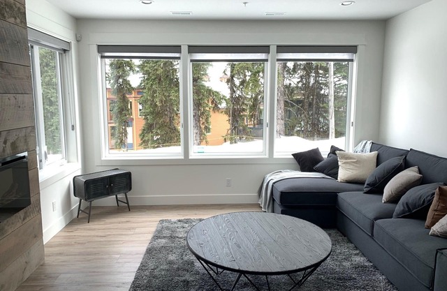 Newer Ski in Ski Out Luxury Home at Silverstar! Suite in Vantage at Silverwoods